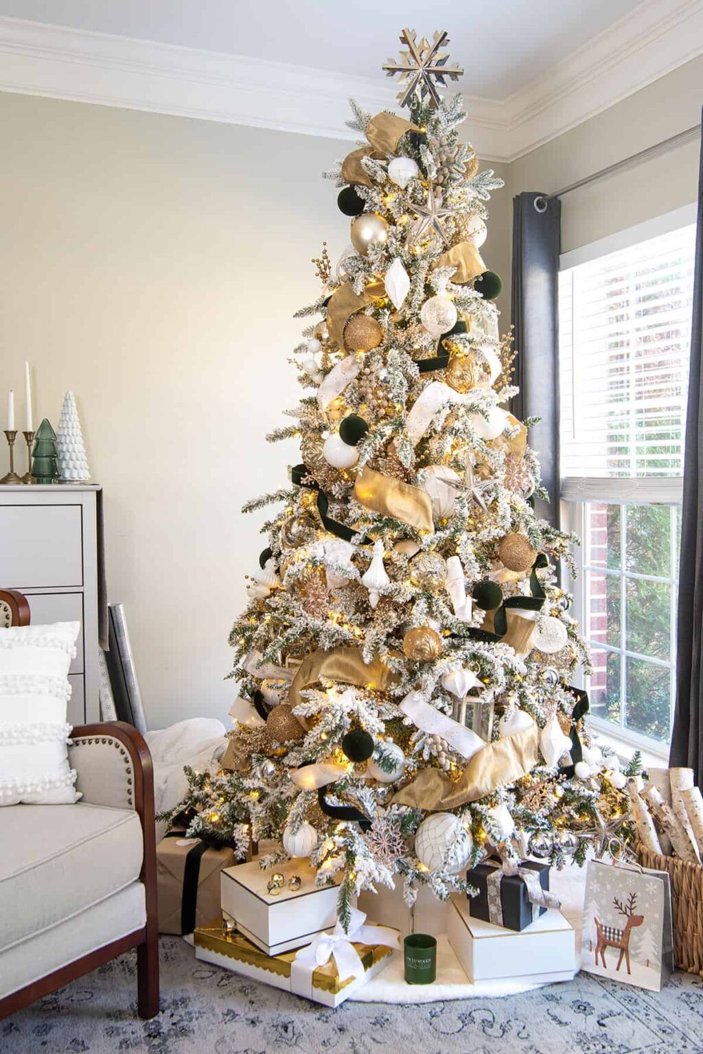 White Tree Christmas Decoration Ideas